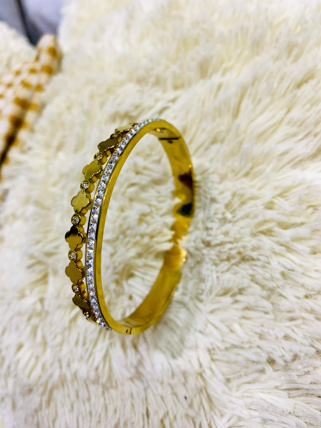 Silver Stone Handcuff