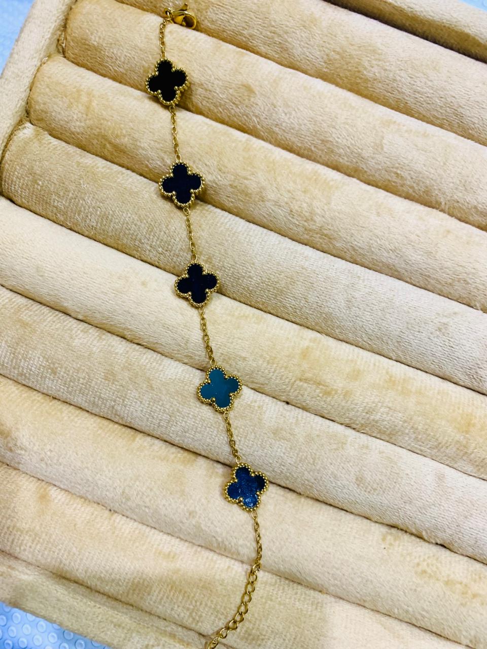 Five Clover Pendant
