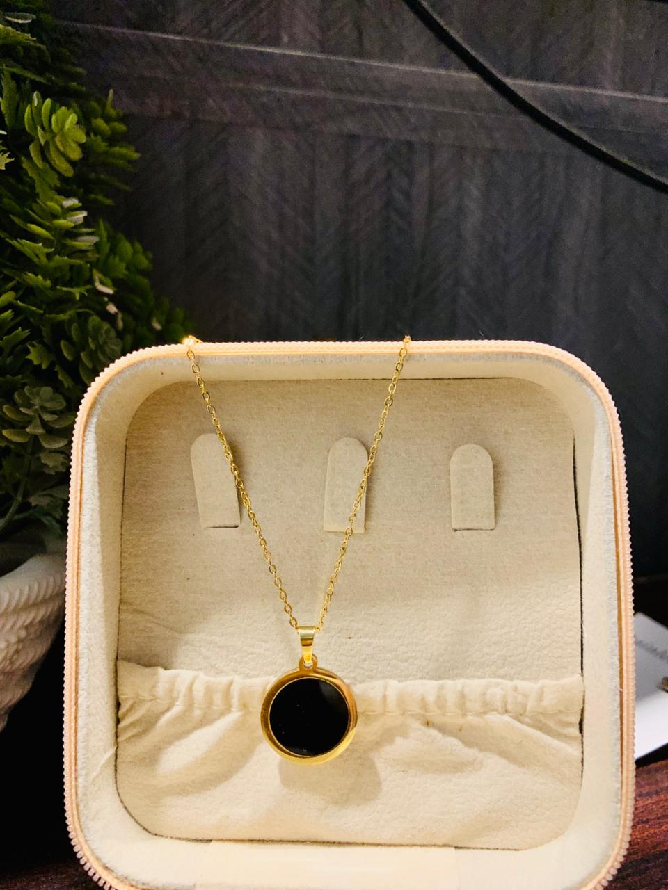 Black combo pendant