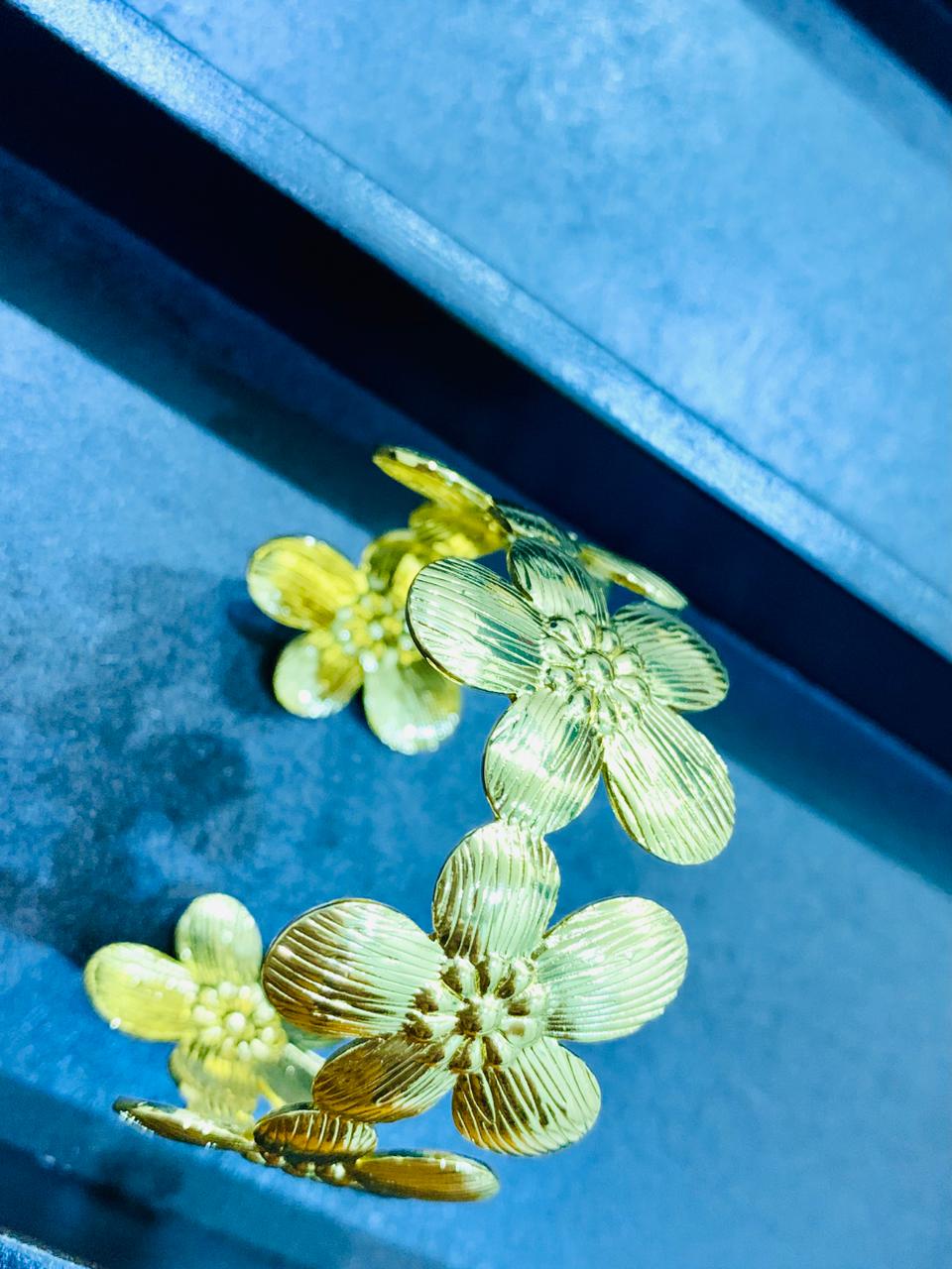 Flower Chunky Adjustable Cuff