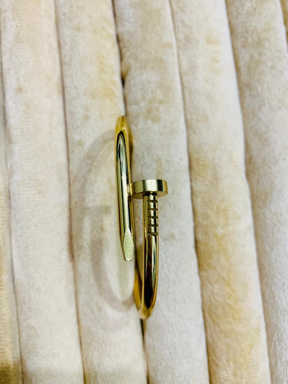 Nail Handcuff